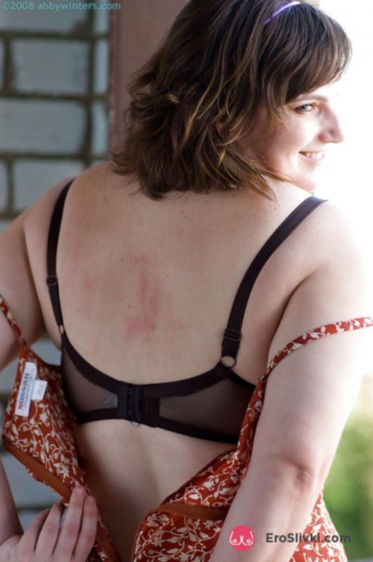 Сексапильная толстушка сняла платье и показала свои натуральные дойки - фото